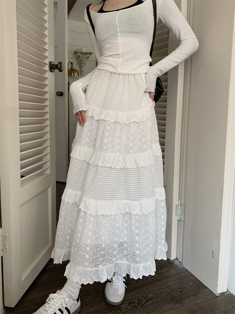 Lace cake skirt for women 2025 new high-waisted slim waist-hugging small white skirt early autumn long skirt a-line