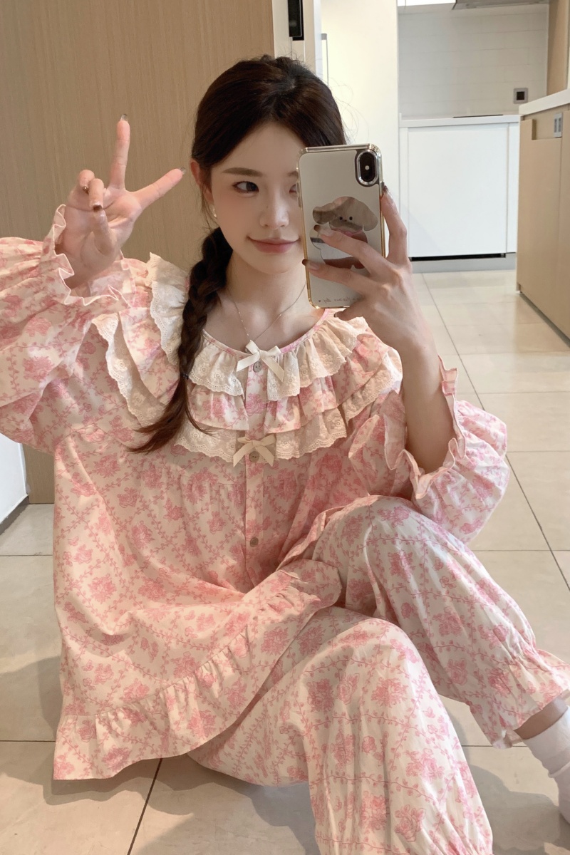 Real shot of Korean version of spring sweet princess style cotton four seasons romantic flowers loose and comfortable home clothing set