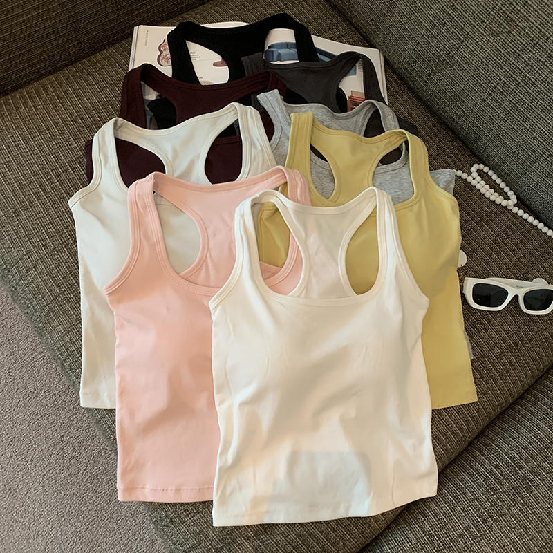 Real shot of sports U-neck suspender vest summer wear tight yoga beautiful back and sleeveless top