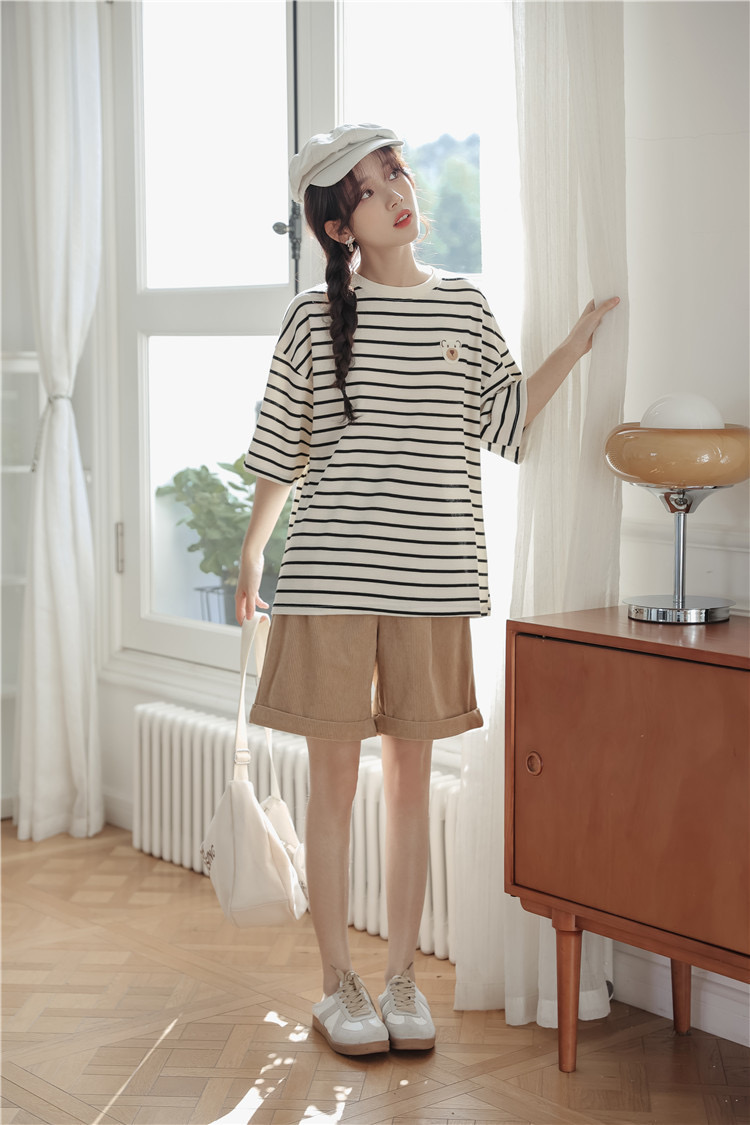 Striped knitted short-sleeved T-shirt for women's spring and summer 2025 new design sense bear embroidered waffle niche top
