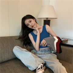 Real photo of multi-color versatile slim fit and short style inside and outside wearing U-neck base vest