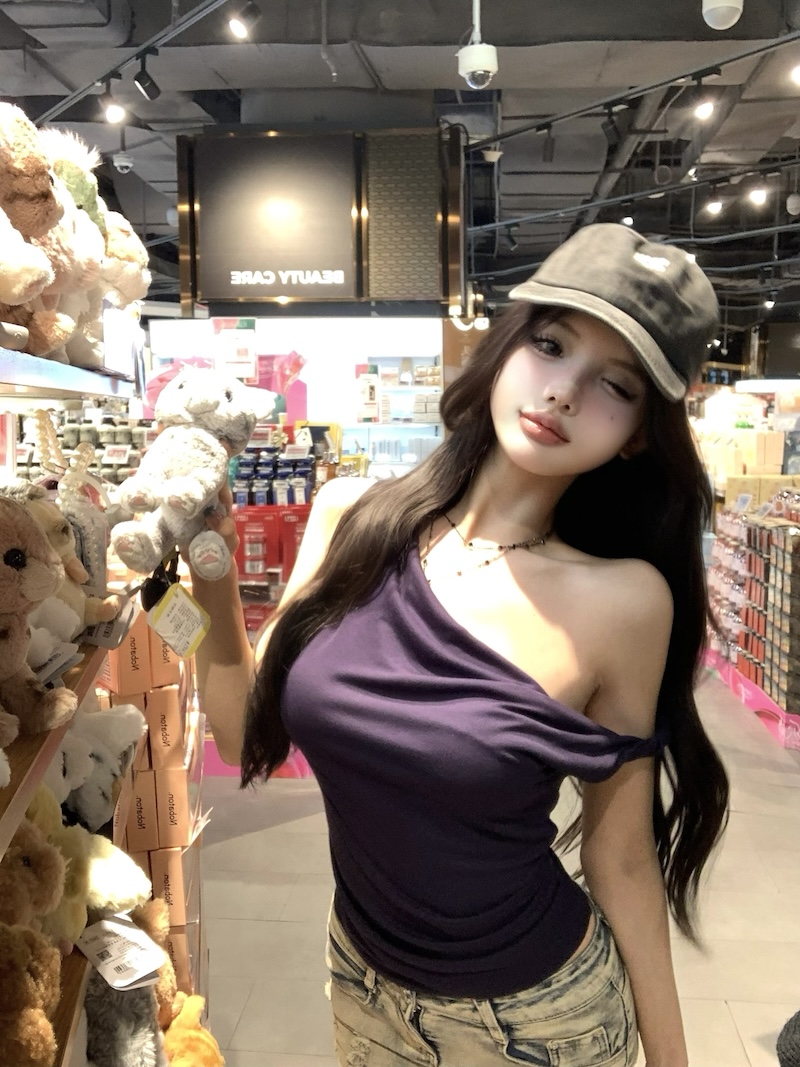 Real shot Korean version of slim and pure hot girl off-shoulder suspender vest T-shirt base shirt