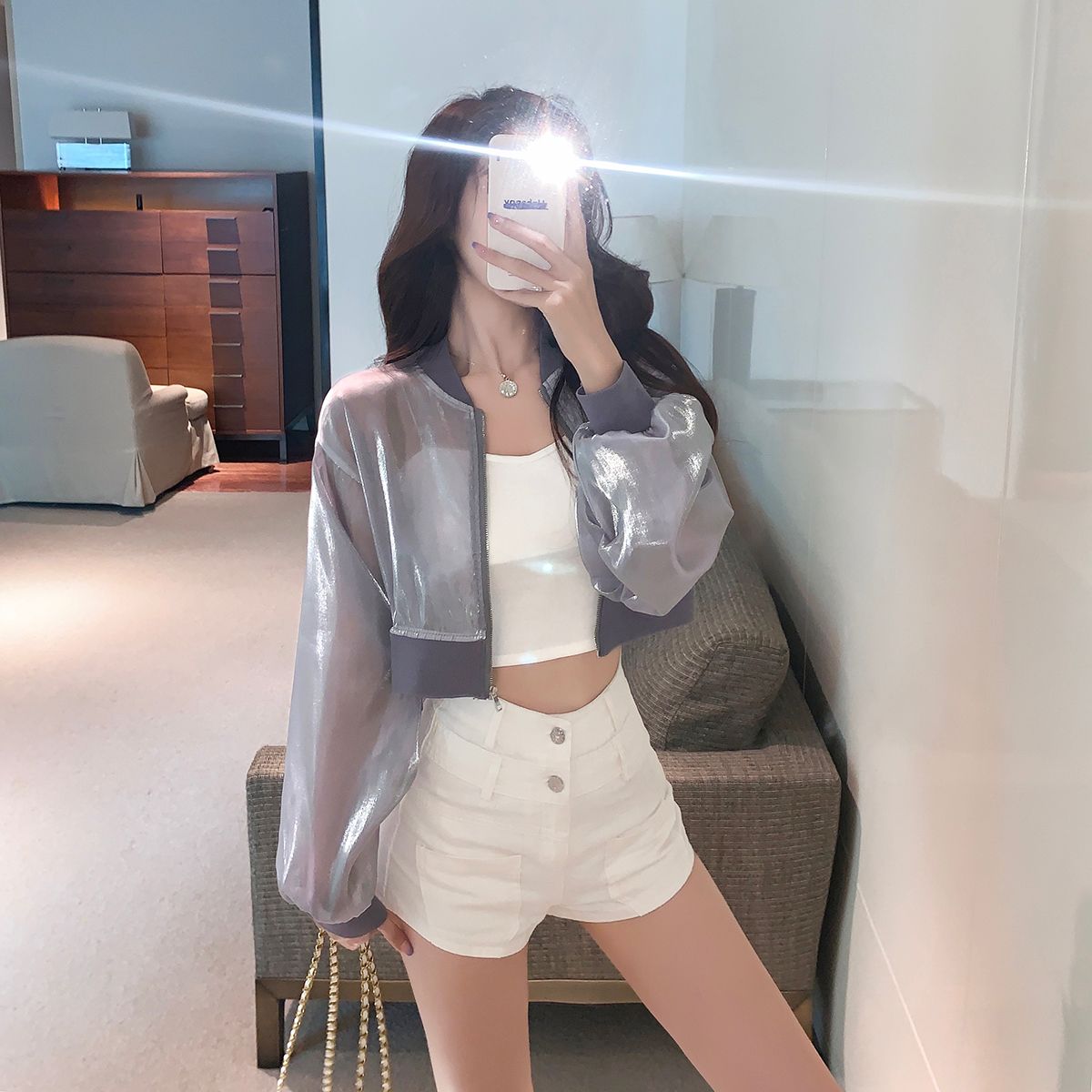 2025 summer new style lightweight zipper bright silk streamer texture short air conditioner shirt sun protection jacket for women