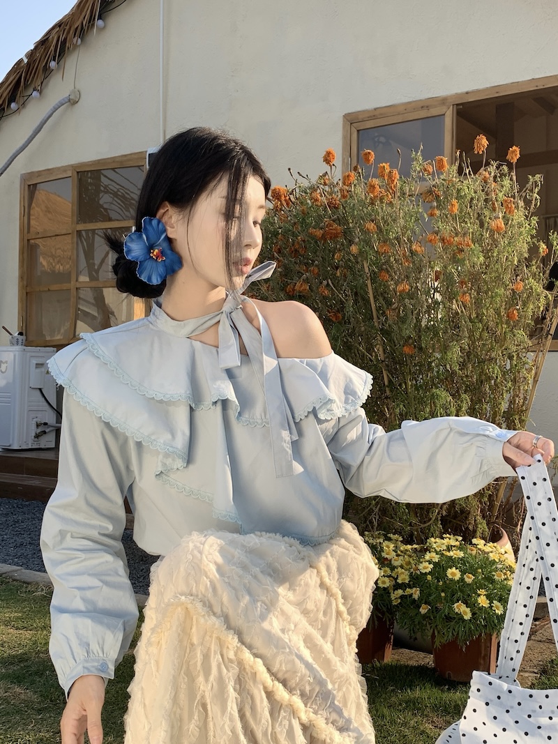 Real shot Korean streamer ruffle-edged off-shoulder shirt sweet and spicy design slim and versatile slanted collar top