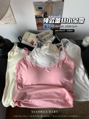Real-life shot of spring and summer pure lace sexy short style with chest pad suspender sweet hot girl wearing a strap with tube top vest