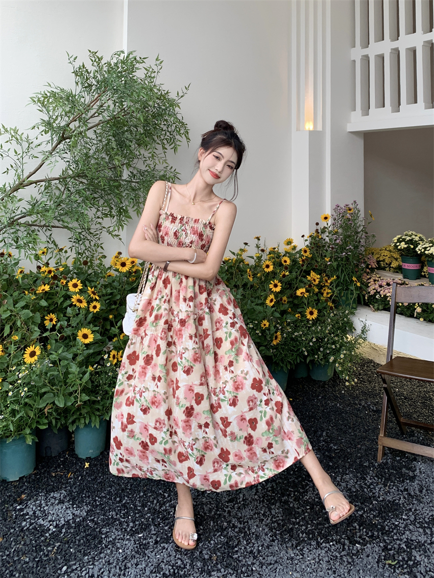Real shot of retro chiffon flower printed fairy French floral suspender skirt making you look slim. New summer dress