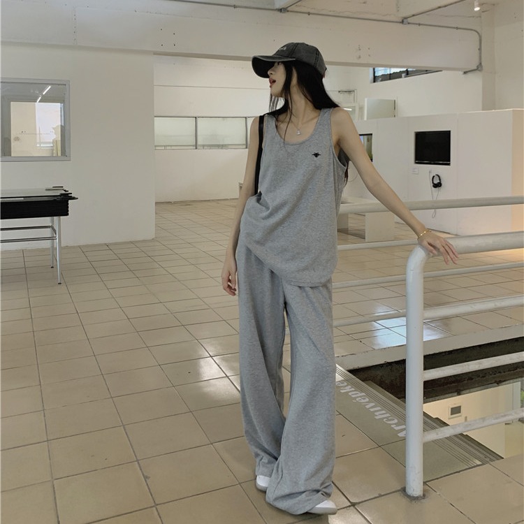 Real shot of new Korean style embroidered loose slimming vest casual floor trousers two-piece suit for women