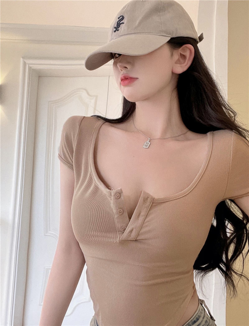 Korean foreign trade Korean cotton design niche tight short sleeve irregular navel short top