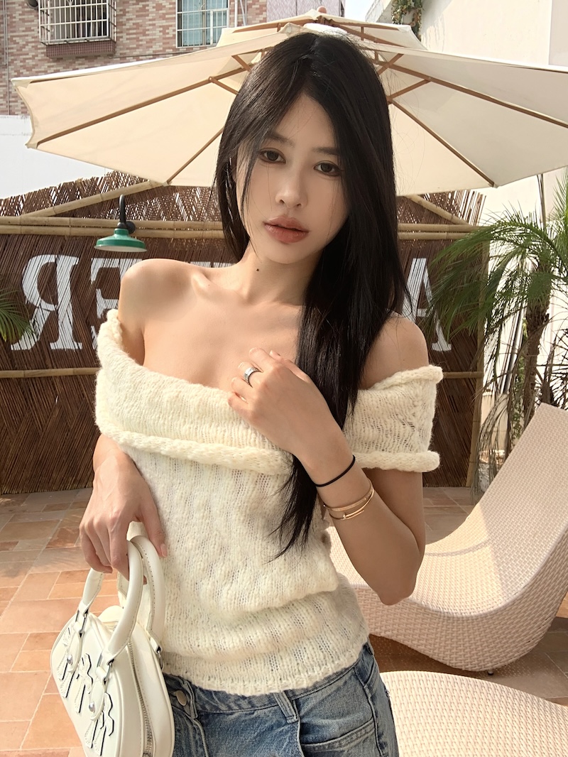 Real time Korean version of slim and slim short one-shoulder sexy hot girl sweater knitted sweater base shirt top