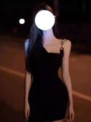 Sexy hot girl black sleeveless suspender dress for women in summer slim fit pleated off-shoulder short hip-cover skirt