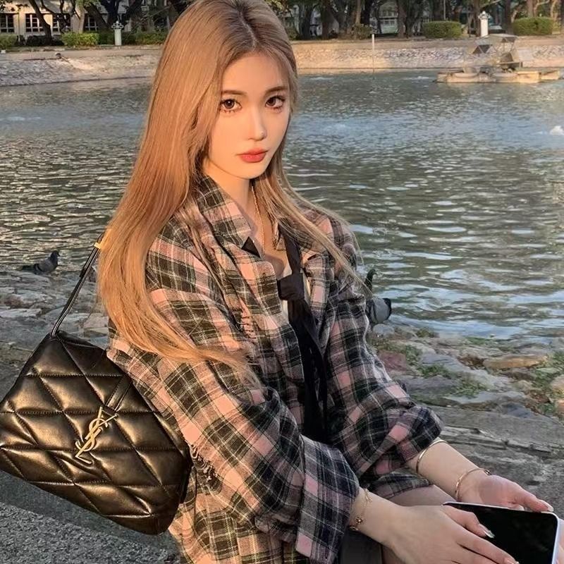 Early spring 2025 new long-sleeved cardigan jacket for women Korean style loose niche design black pink plaid shirt trendy
