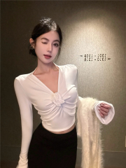 Real shot of retro sexy V-neck red three-dimensional flower long-sleeved T-shirt base shirt for women pure hot girl top