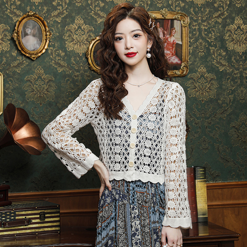 Shipped 2025 hollow lace hook-up shirt knitted sun protection clothes for women's small shawls and cardigan jacket