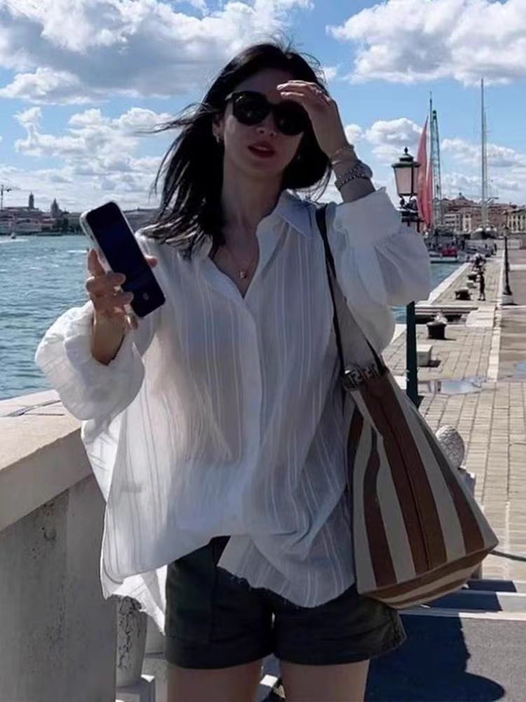 Song Hye Kyo's same clothes loose thin long-sleeved shirt sunscreen vertical striped white shirt women