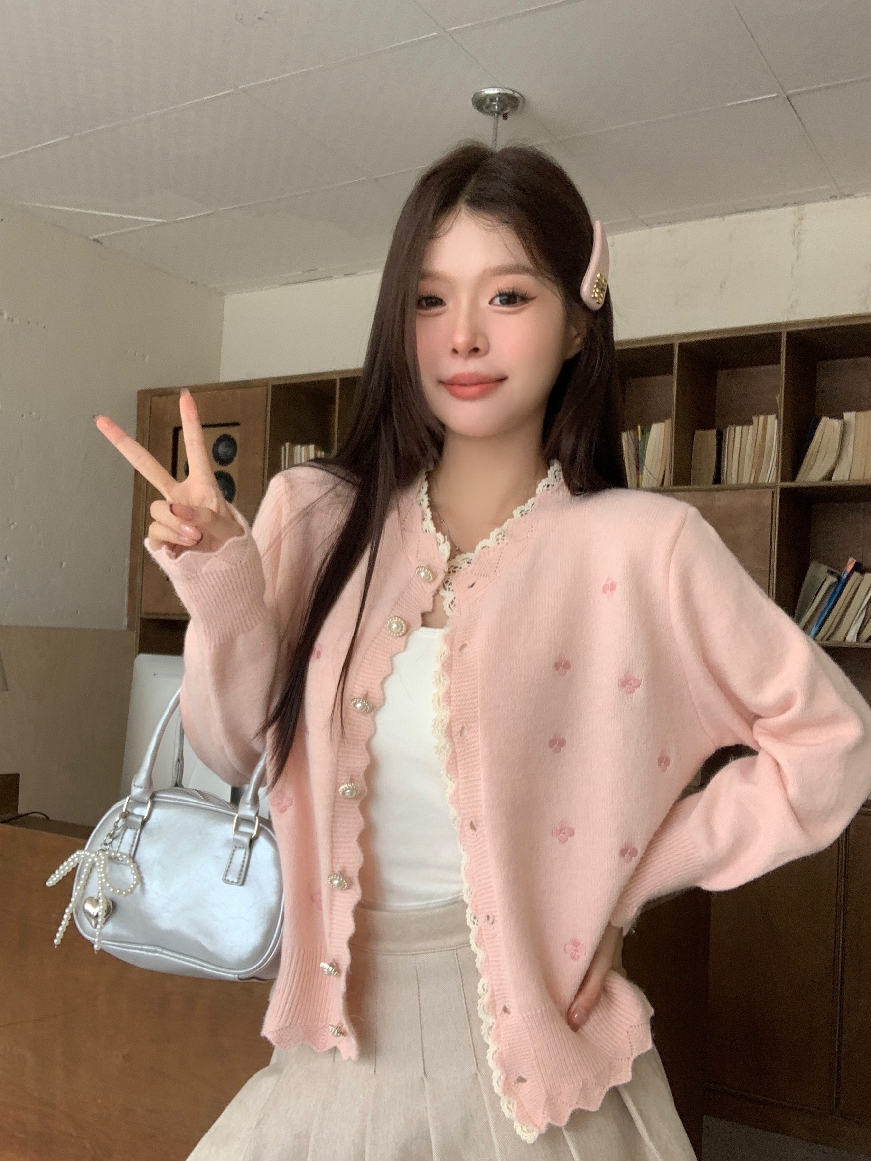 Real photo Korean sweet lace jacket for women's spring and autumn loose short long sleeve thin knitted cardigan