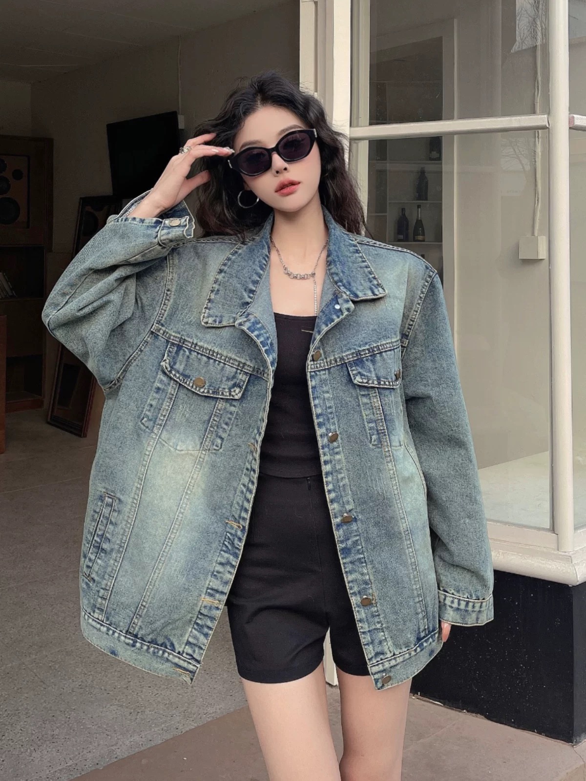 Retro Hong Kong style denim jacket for female students in spring and autumn new design casual loose versatile slim chic top