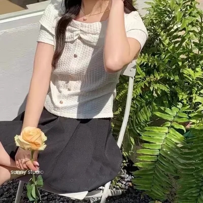 ~ Pure square neck short-sleeved T-shirt for women with sexy sexy girls slim short top