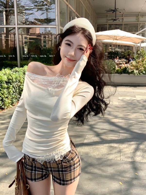Real shot of lace inner layer splicing design pure slanted shoulder top retro plaid shorts