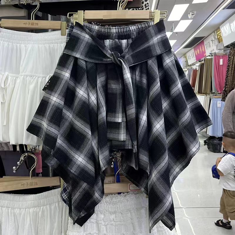 Gingham Semi-Skirt with Strap Design, Slimming Striped Short Skirt, A-Line Skirt for Women