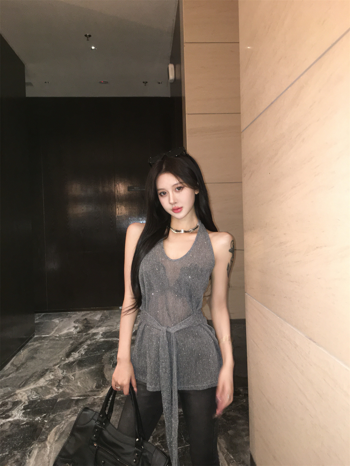 Real shot of summer Galaxy, bright flashing silk thread slightly transparent suspender V-neck waist-hugging strap top