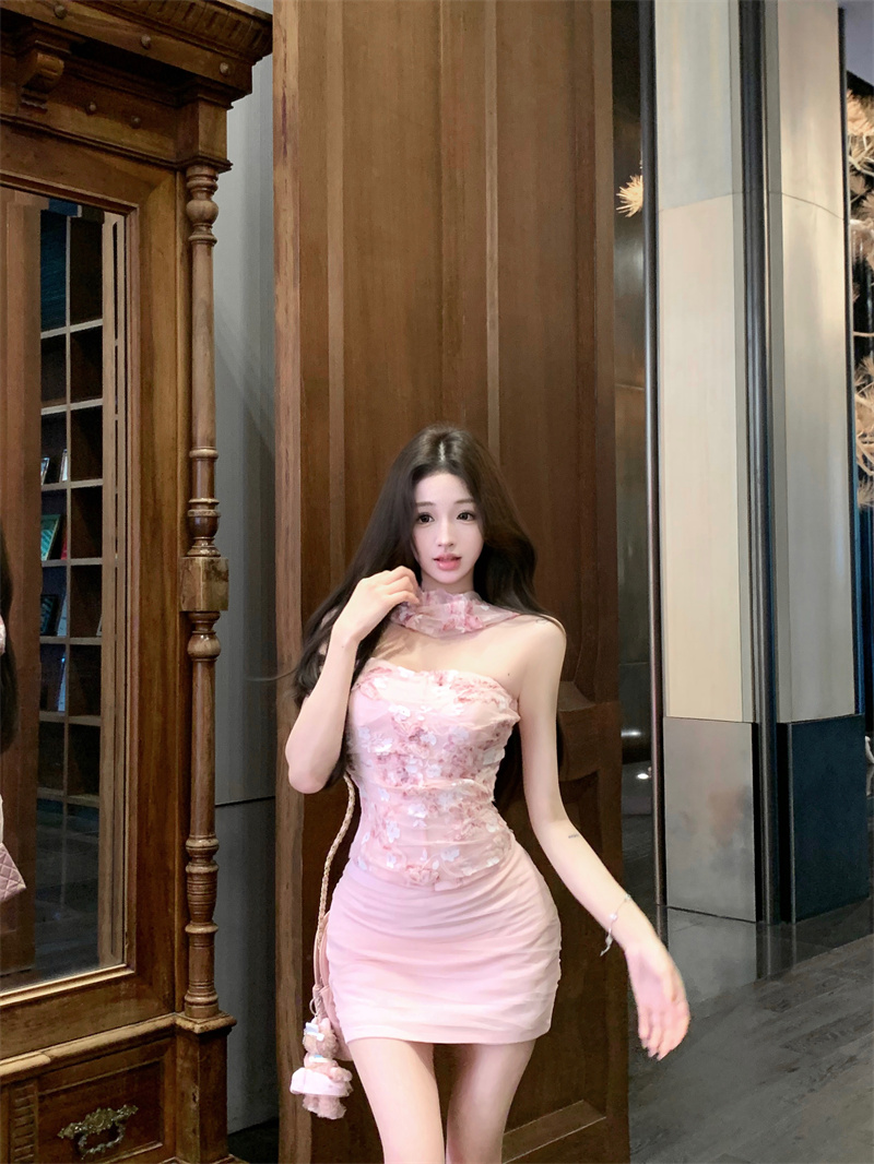 Real photos, peach slightly drunk, butterfly fish bone three-dimensional flower tube top suit