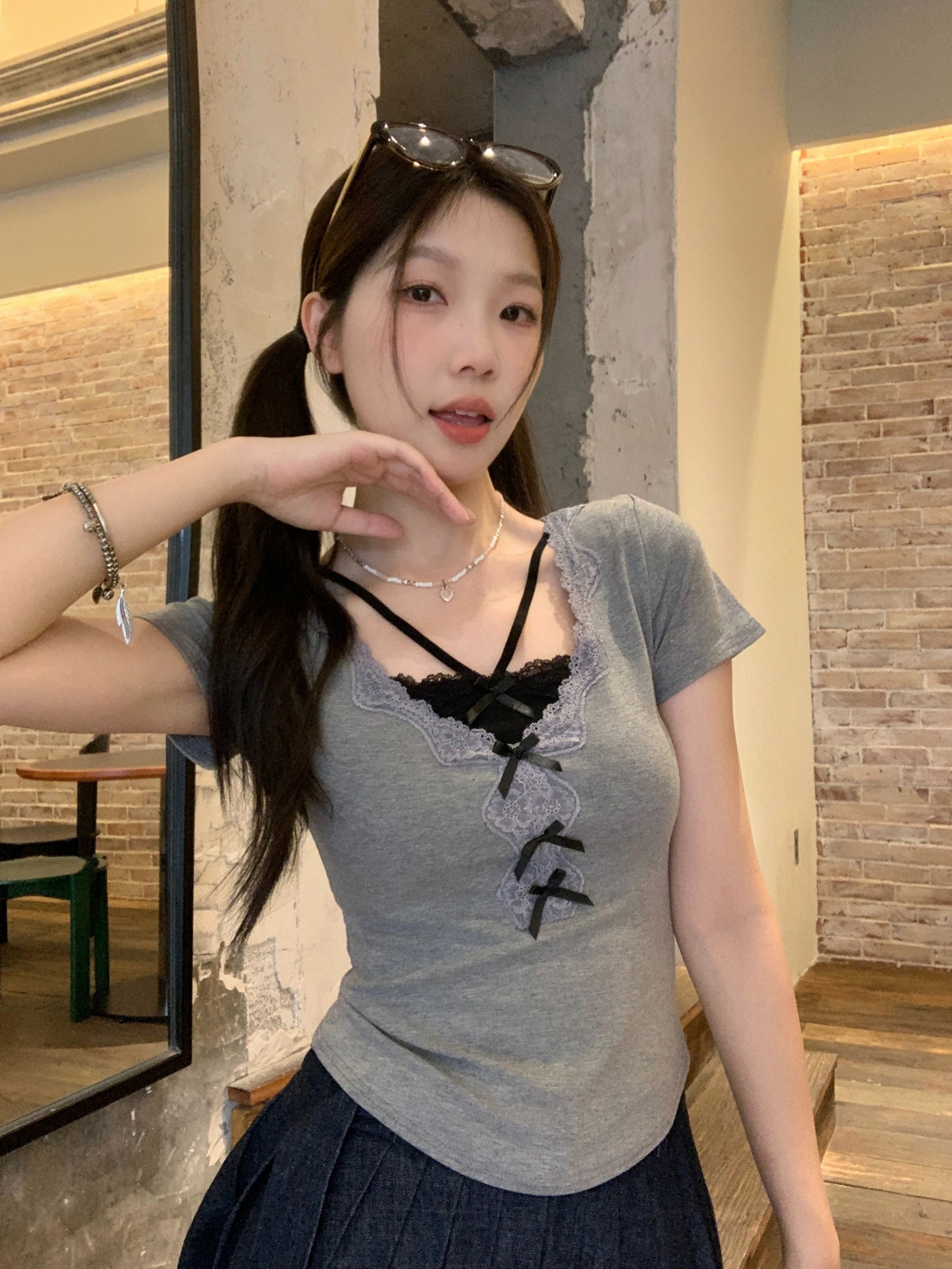 已出貨 羅紋 假兩件 蝴蝶結短袖v領T恤修身辣妹上衣