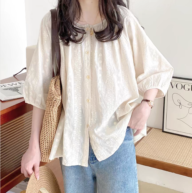 Real shot 2025 summer large size women's loose round neck embroidered three-quarter sleeve shirt doll shirt M-4XL200 catties