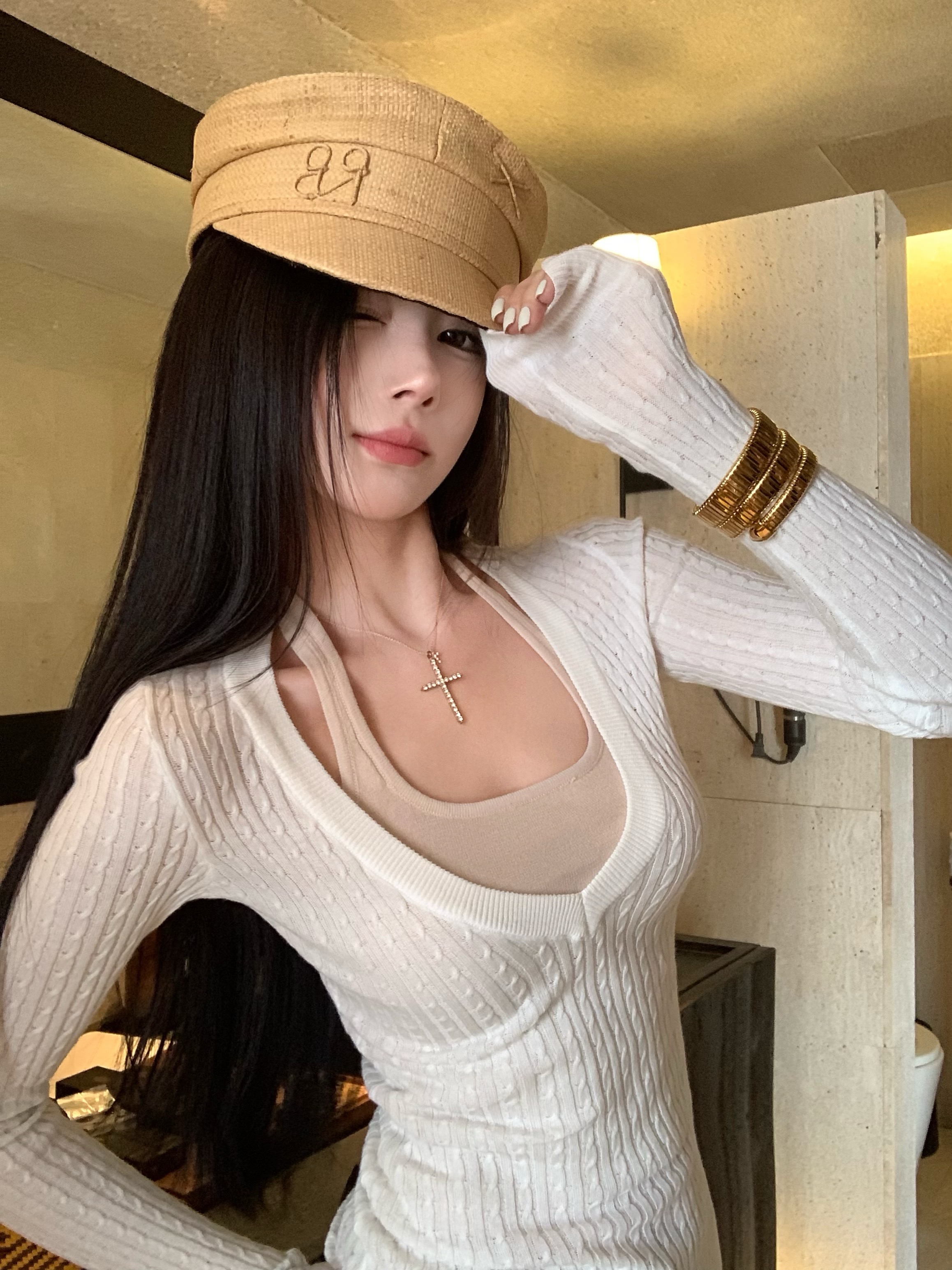 Real photo, fashionable and simple sweater + comfortable and versatile neck vest two-piece set
