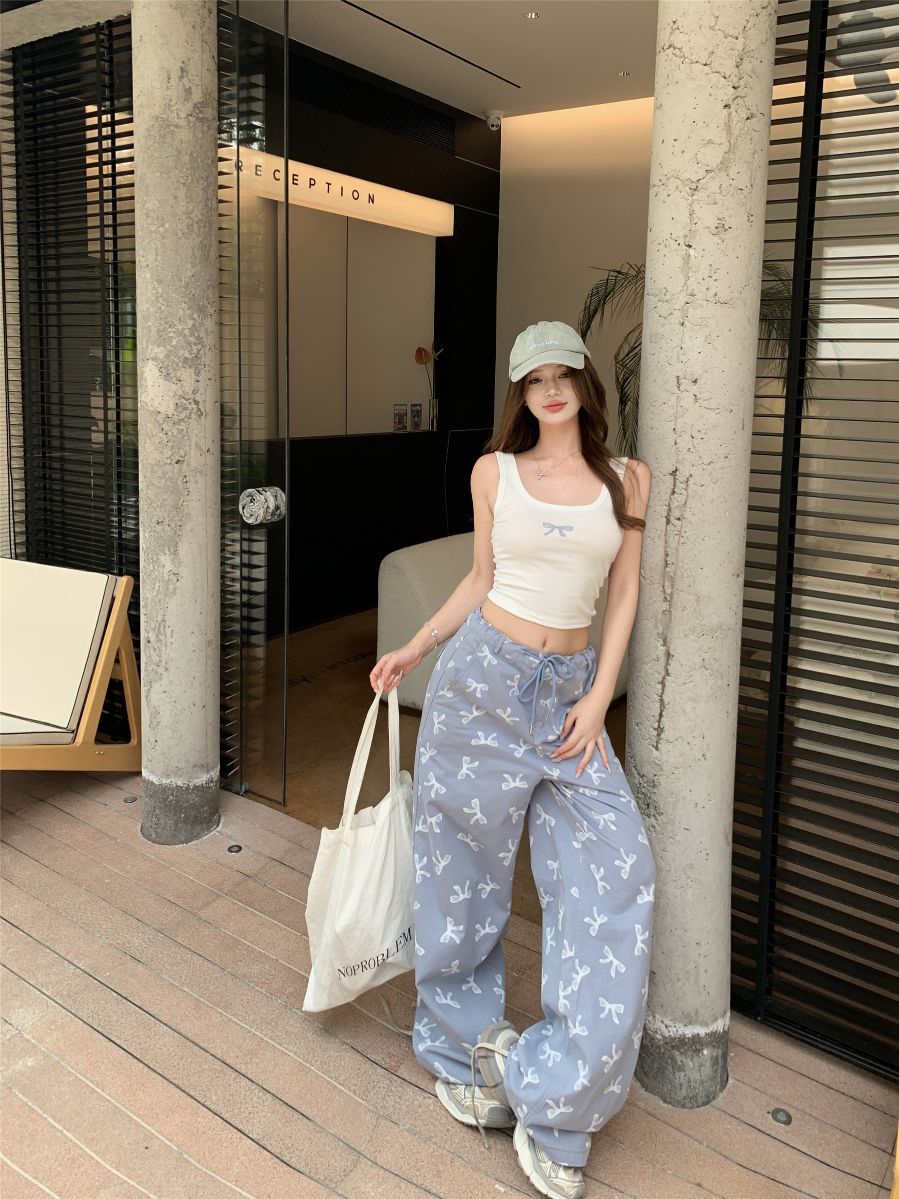 Real shot!  Sweet girl fashionable suit for women bow printed suspender vest high waist drawstring wide-leg casual pants