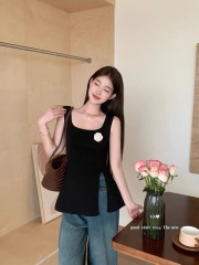 GS開叉方領針織背心女夏季新款韓系修身帶花朵百搭設計感上衣