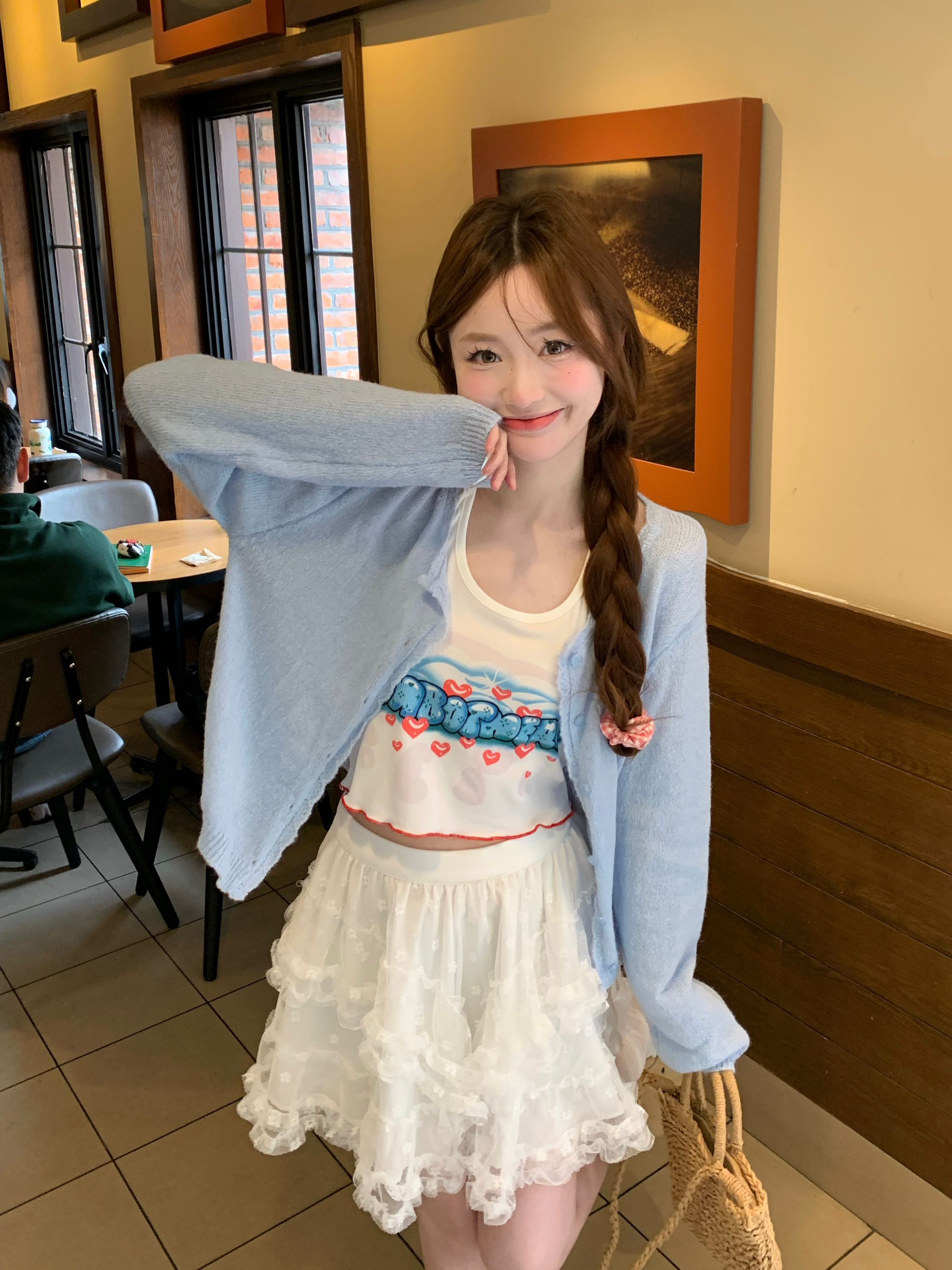 Real shot of sweet hot girl halter vest + thin knitted cardigan lace puffy skirt three-piece set