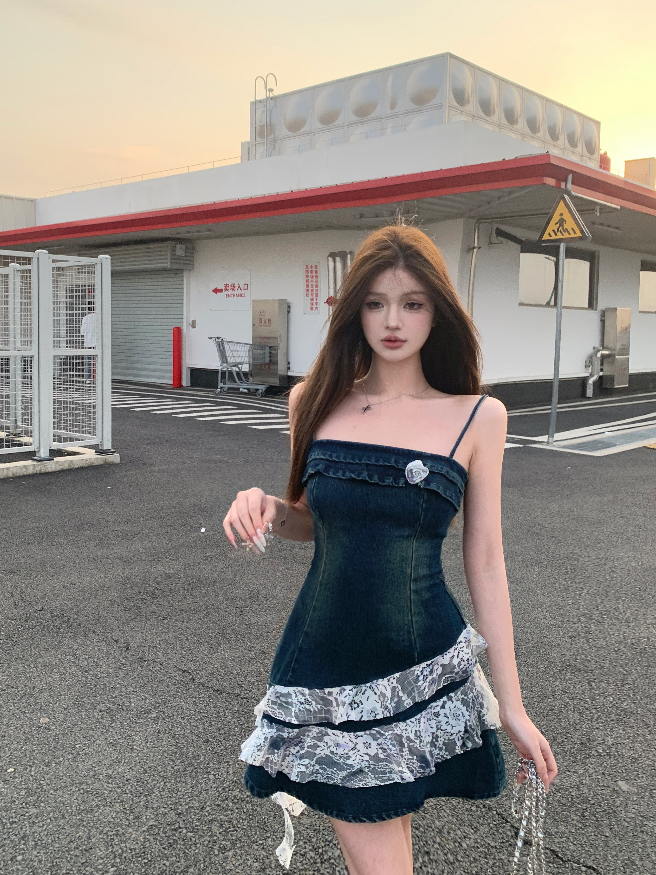 Real shot!  Irregular lace splicing retro denim suspender skirt three-dimensional flower slim dress