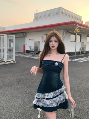 Real shot!  Irregular lace splicing retro denim suspender skirt three-dimensional flower slim dress