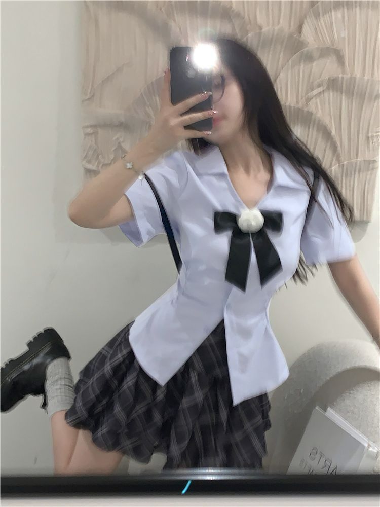 Hot girl Thai school uniform bow short-sleeved shirt for women in summer slimming waist-hugging shirt two-piece set