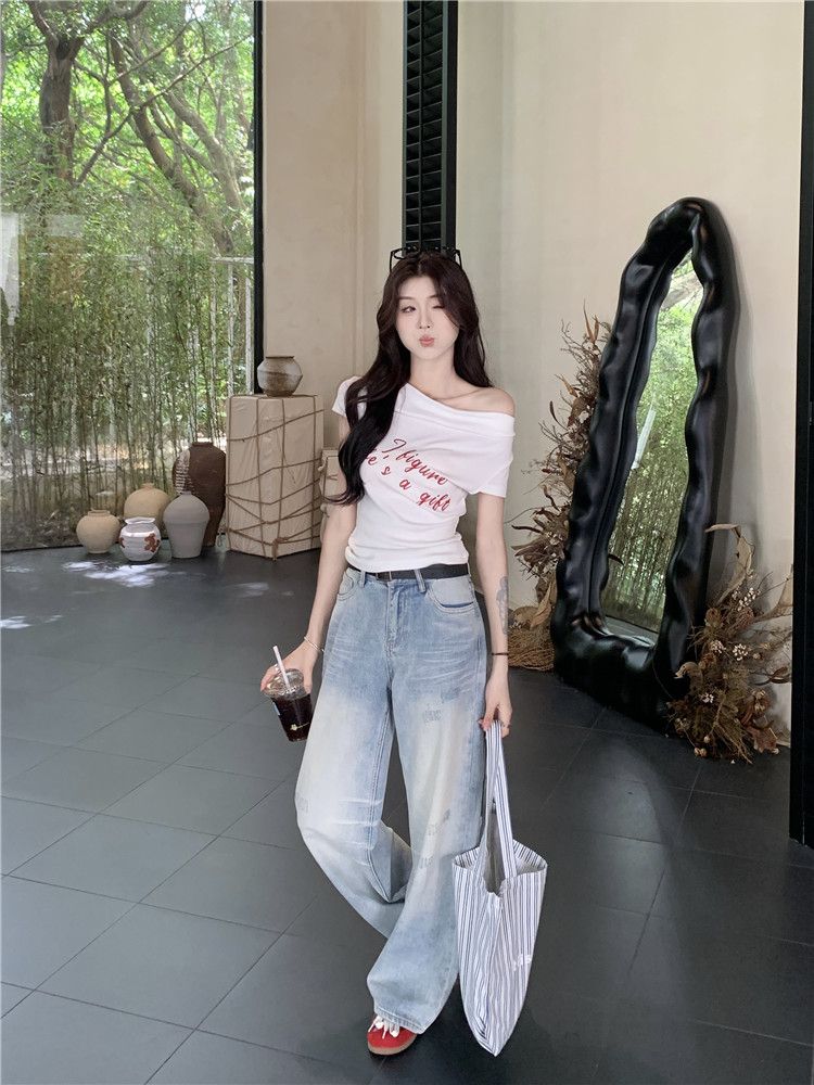 One-length white short-sleeved slim T-shirt letter printing slim and versatile short off-shoulder top