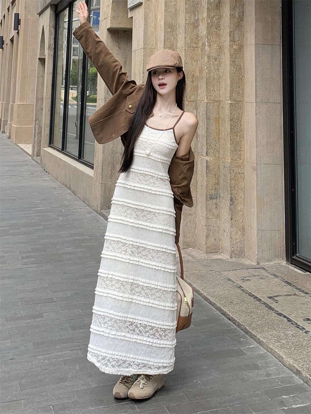 Real shot of women's long lace suspender dress, elegant and slim, ins super hot Korean style base skirt
