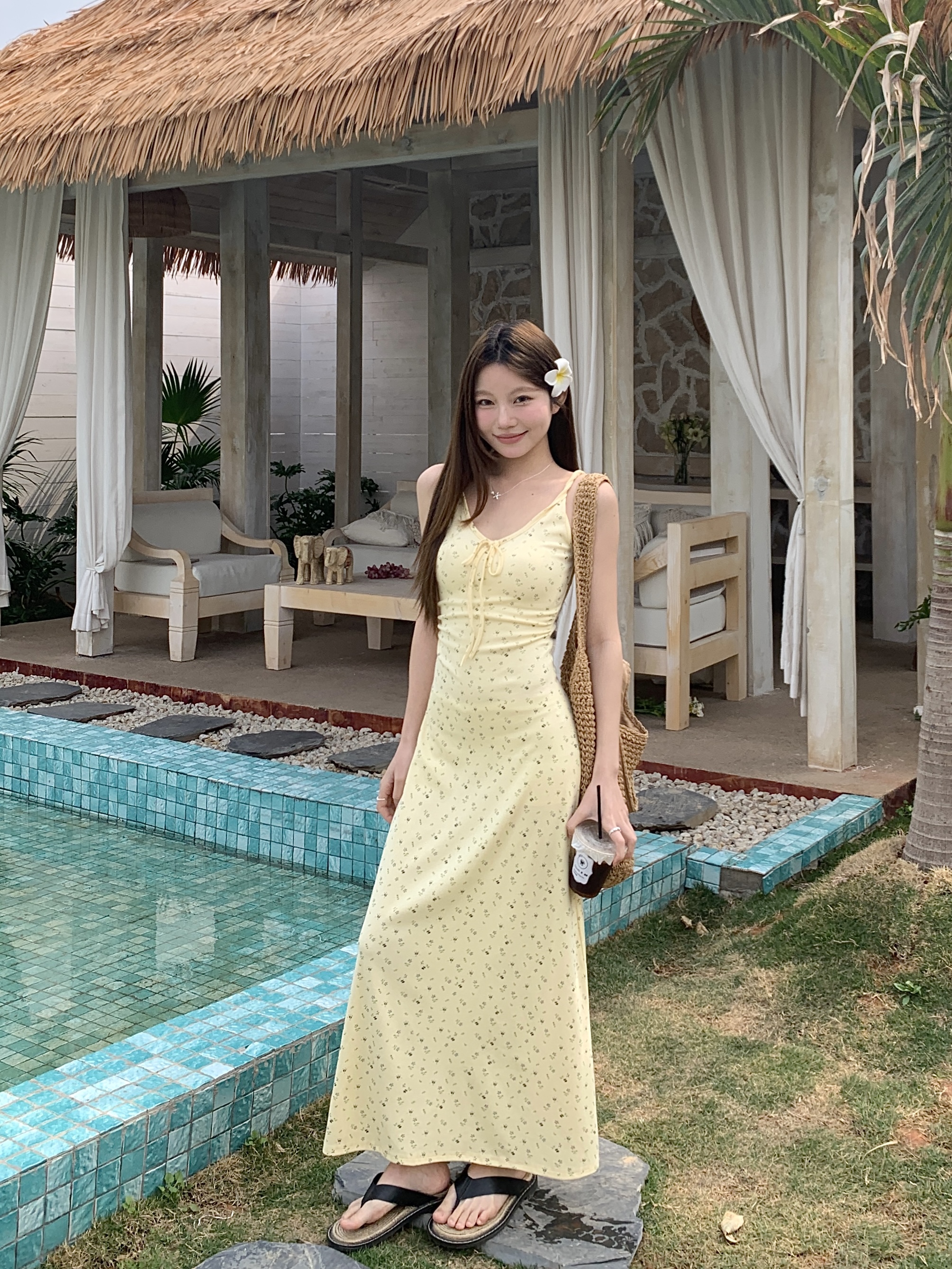 Real photo of suspender dress for women in spring and autumn super hot new French waist-hugging floral long skirt high-end dress