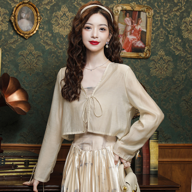 New Chinese style sunscreen cardigan for women has been shipped. New style chiffon top for summer 2025
