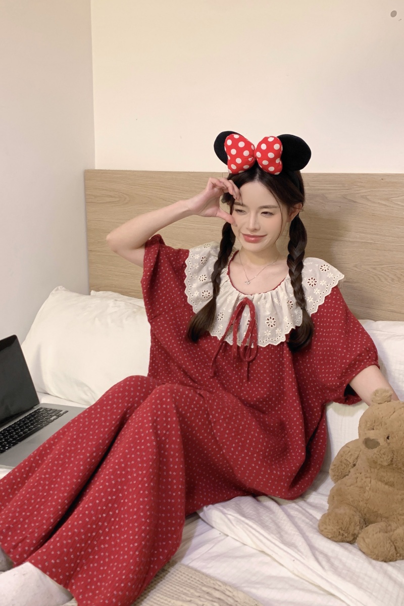 Real shot of Korean version sweet heavy industry lace soft double yarn lucky destiny red summer short-sleeved outdoor wear