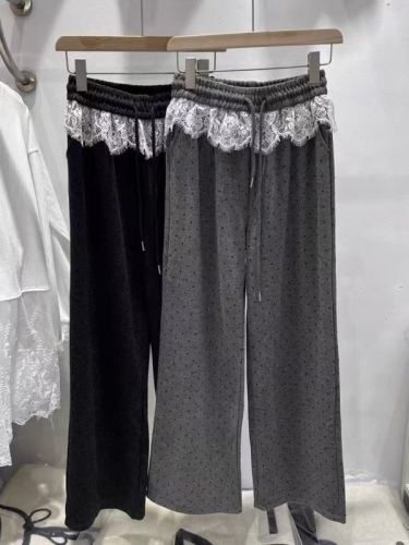 Extra large size 300 catties lace lace splicing elastic waist polka dot wide-leg pants for women in spring and autumn fashionable age-reducing straight-leg pants