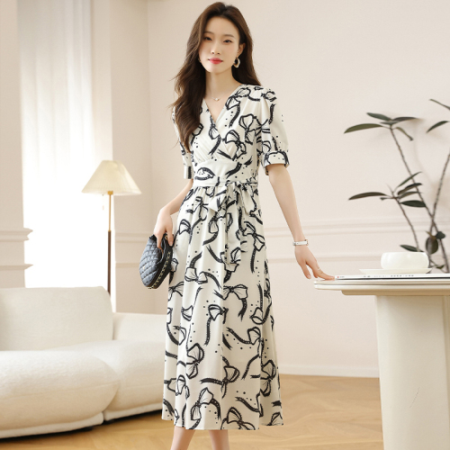 Floral dress for women in summer new Korean style high-end wrapping gentle French temperament long skirt super fairy