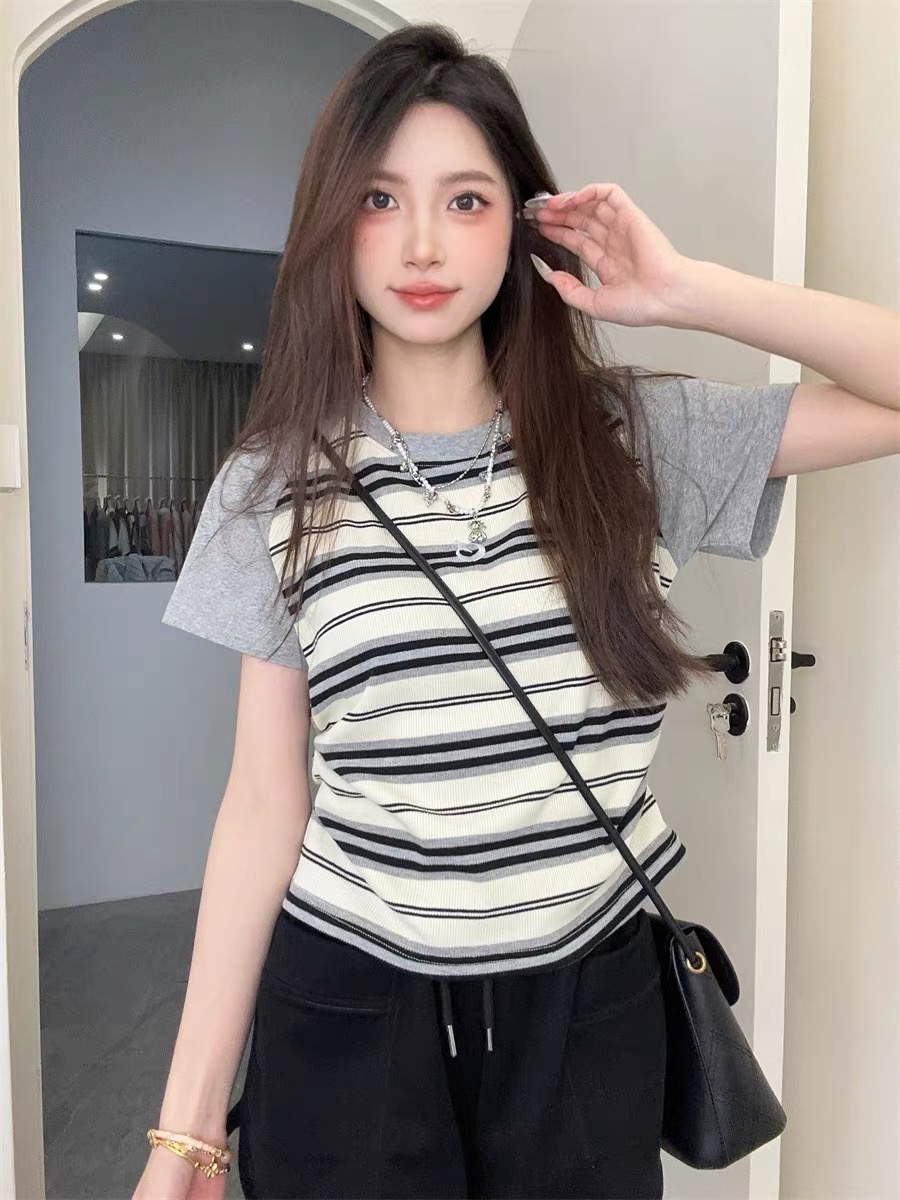 Shipped Japanese striped short-sleeved women's small design contrast embroidered shoulder T-shirt sweet girl style short waist