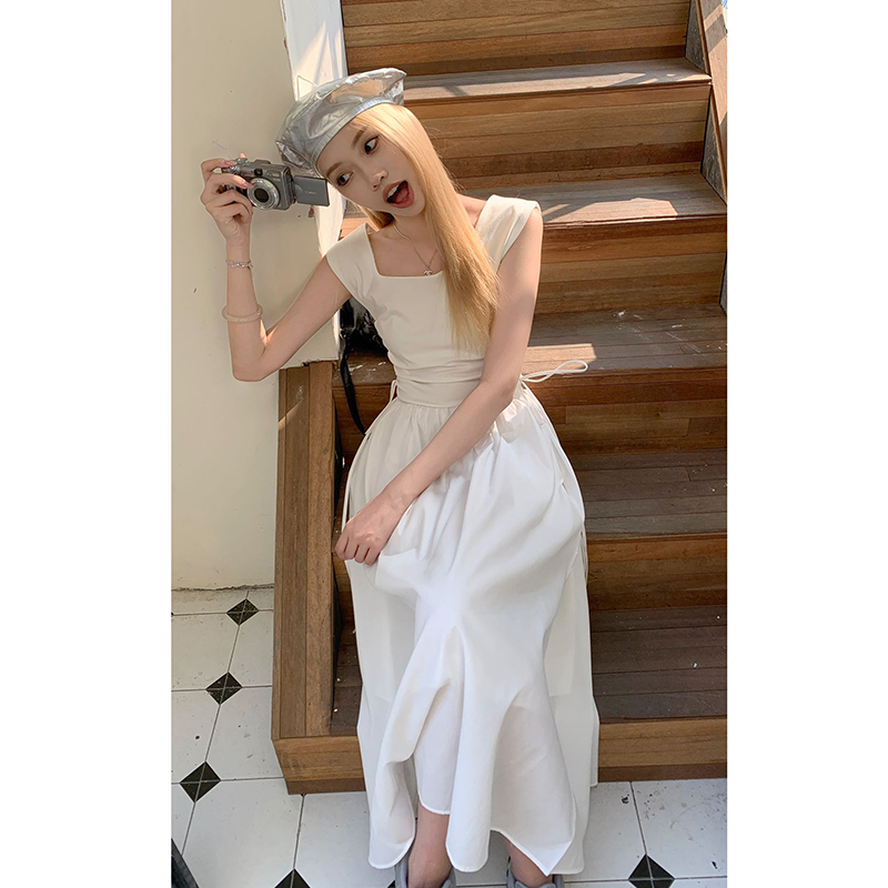 Real shot of fashionable square collar strap dress for women 2025 new design pleated waist long skirt