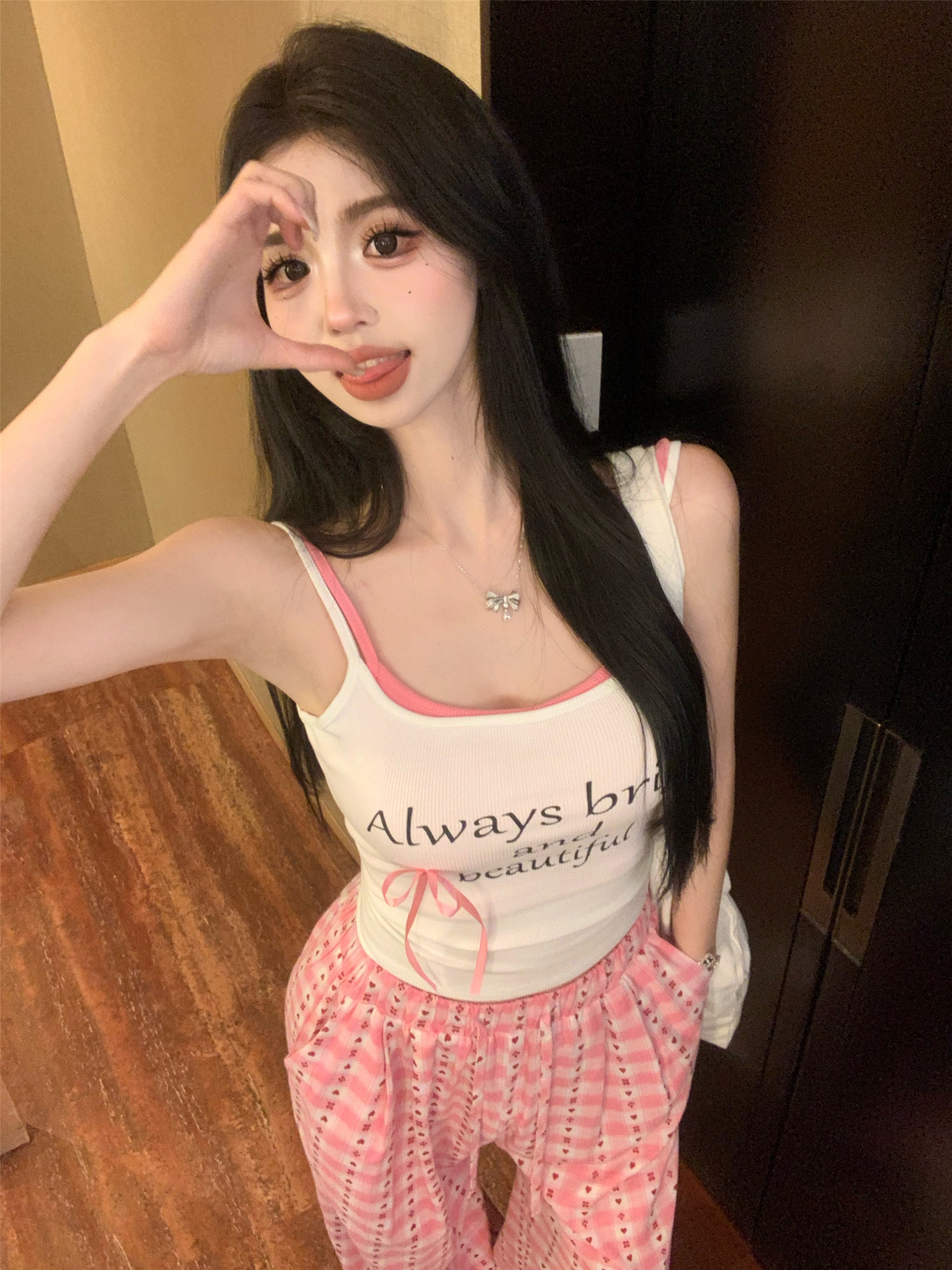 Real shot!  Sweet and spicy fake two-piece suspender top for women with loose and lazy high waist wide-leg casual pants set