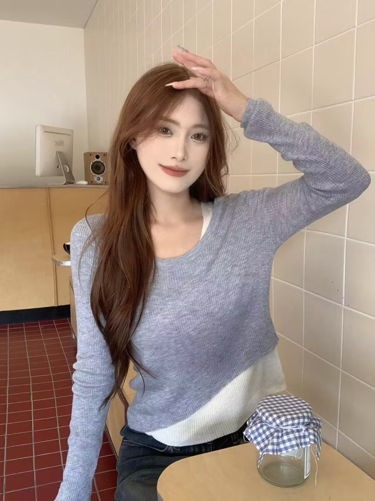 Real shot, design-featured two-piece sweater 2025 Spring and Autumn new slim and age-reducing niche inner long-sleeved top