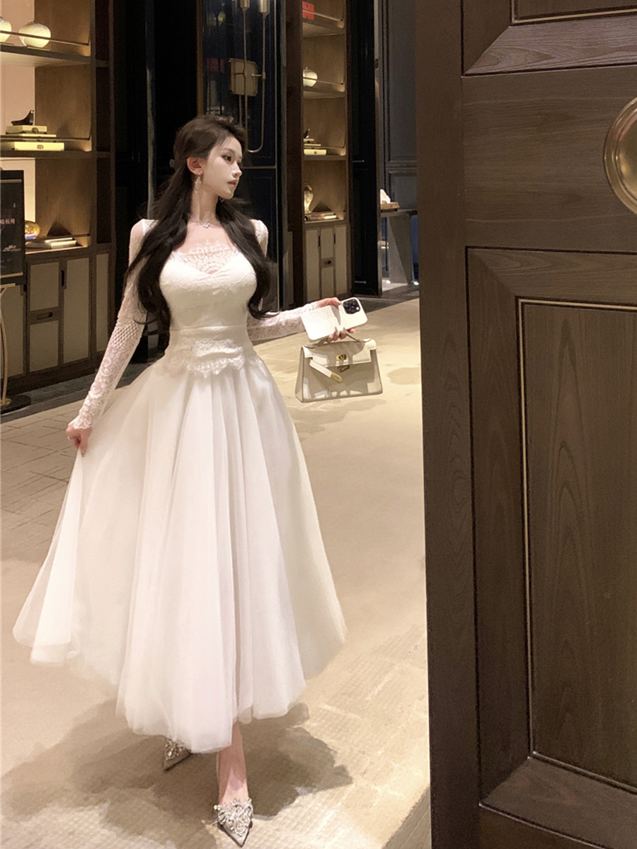 Real shot of retro sexy French lace long-sleeved slim top + high waist mesh princess skirt for women