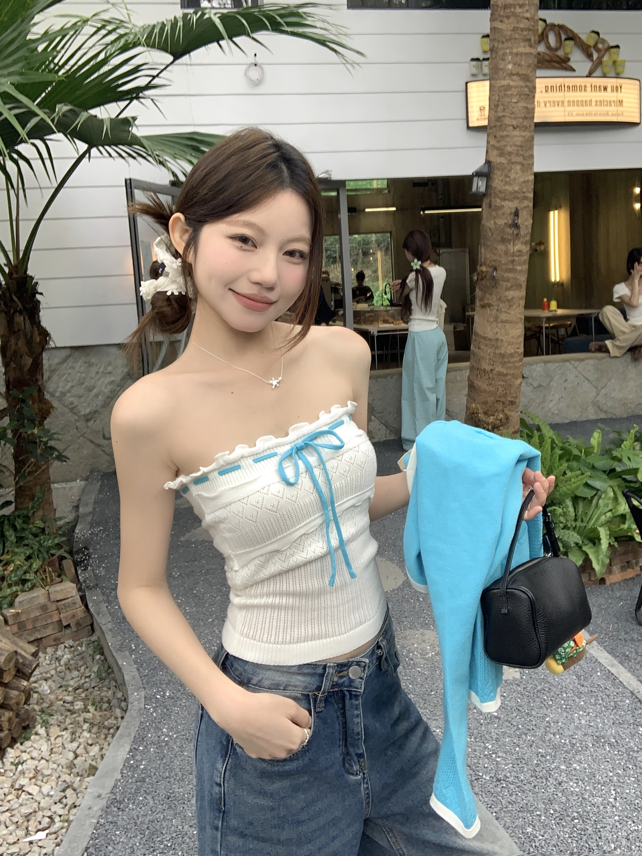 Real-life vacation style long-sleeved knitted cardigan hot girl lace-up chic strap vest women new fashion suit
