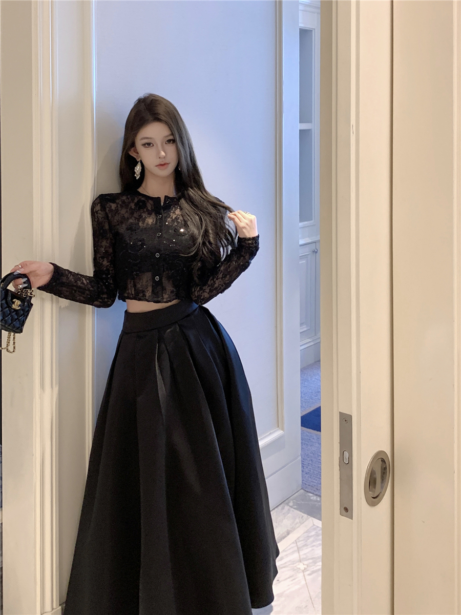 Real shot of retro sexy pure slim long-sleeved lace T-shirt + high-waisted skirt black two-piece set for women