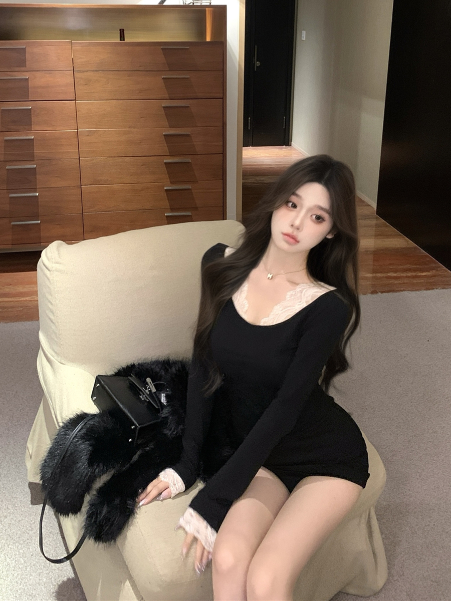 Real shot of retro sexy temperament pure and lustful splicing lace edge V-neck long-sleeved T-shirt base top for women