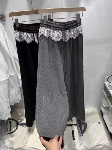 Extra large size 300 catties lace lace splicing elastic waist polka dot wide-leg pants for women in spring and autumn fashionable age-reducing straight-leg pants